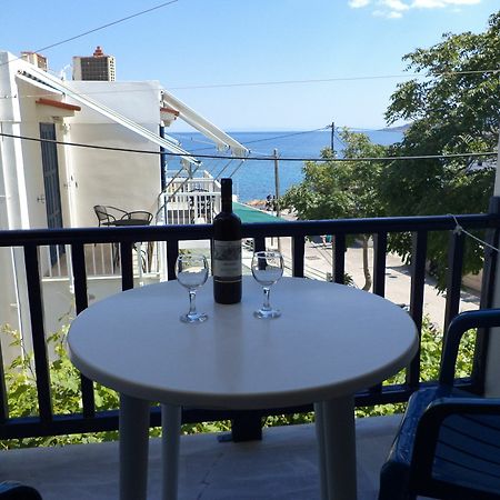To Kamari Apartamento Paralia Agias Foteinis Exterior foto