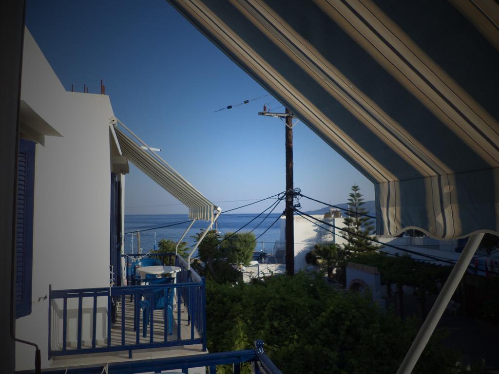 To Kamari Apartamento Paralia Agias Foteinis Exterior foto