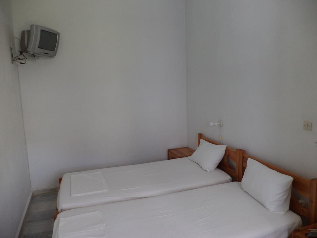 To Kamari Apartamento Paralia Agias Foteinis Quarto foto