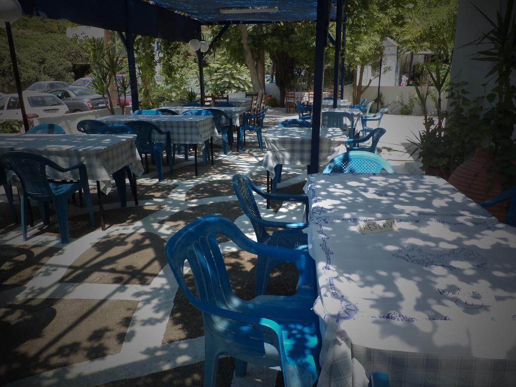 To Kamari Apartamento Paralia Agias Foteinis Exterior foto