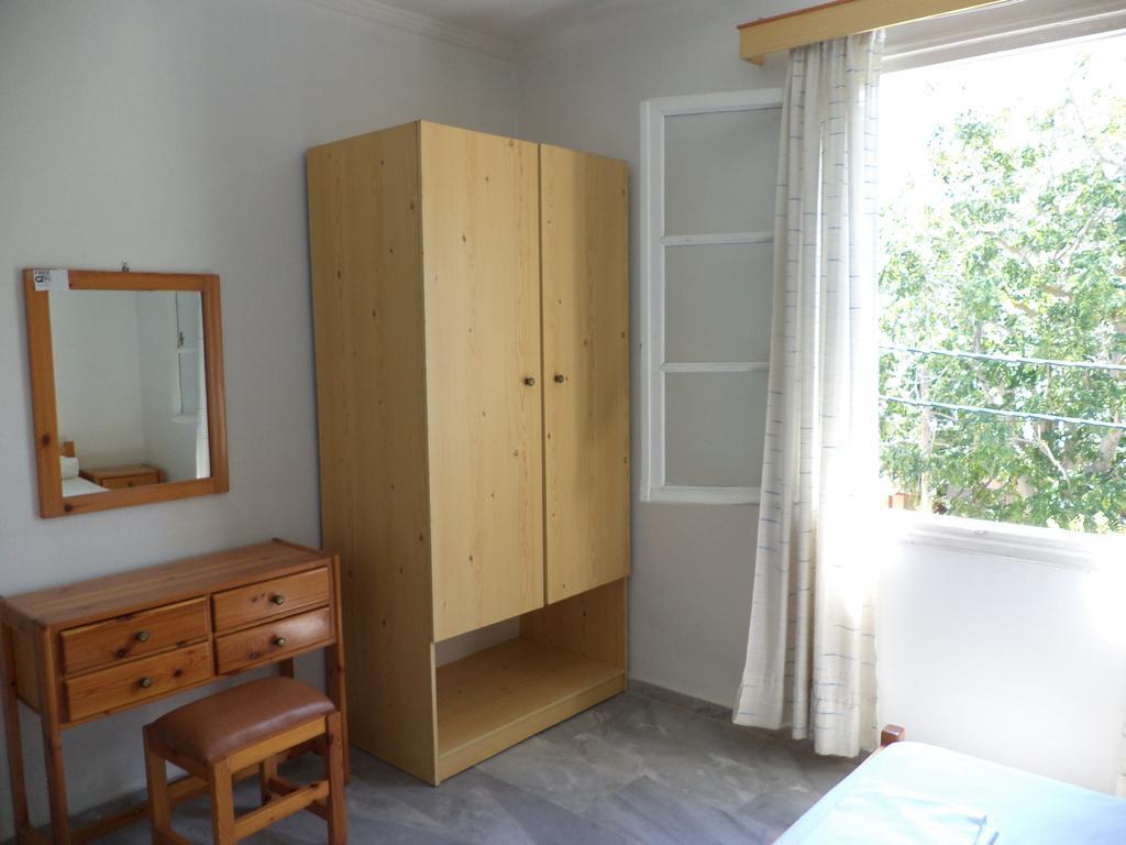 To Kamari Apartamento Paralia Agias Foteinis Quarto foto