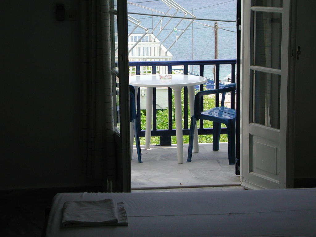 To Kamari Apartamento Paralia Agias Foteinis Quarto foto
